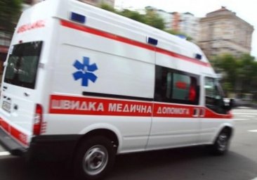 Решил не уступать дорогу: в Одессе Opel врезался в машину скорой помощи