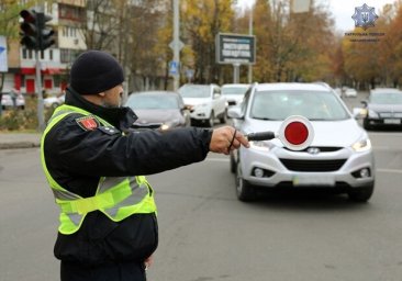 
В Одессе не работают светофоры: на дорогу вышли регулировщики
