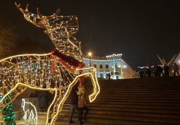 Карусель возле Дюка и елки на фонарях: как Одесса готовится к Новому году