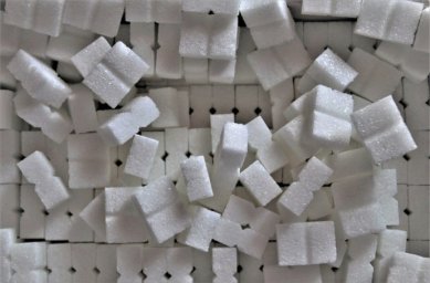 
Экономист рассказал о цене импортного сахара

