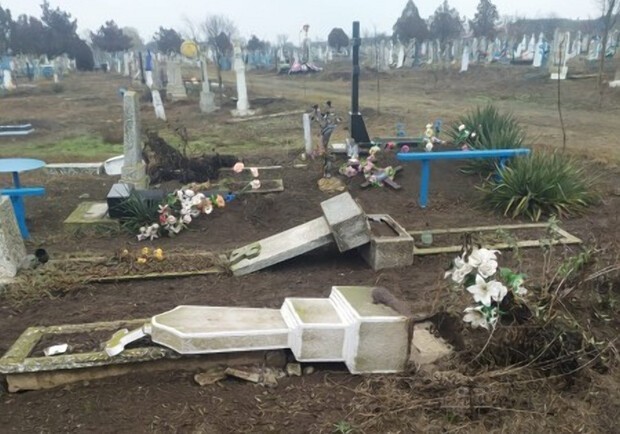 
Житель Одесской области повредил 92 могилы и получил срок
