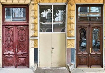 
Одесситы сами восстановили дверь доходного дома Навроцкого
