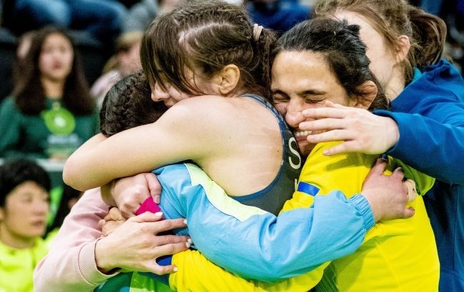 
Сборная Украины впервые в истории выиграла женский Кубок мира по борьбе

