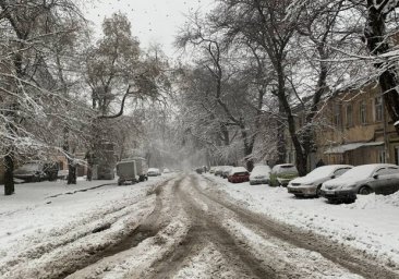 Снежная буря не прекращается: какая ситуация на дорогах Одессы