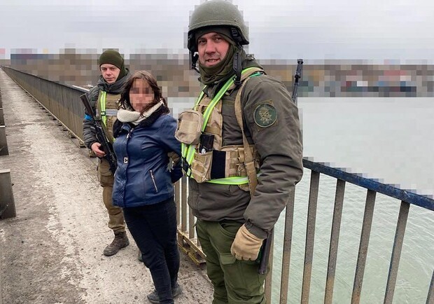 
В Одесской области спасли девушку, которая чуть не спрыгнула с моста
