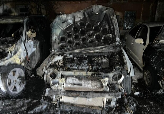 
Возгорание автомобилей в Приморском районе Одессы: в полиции рассказали подробности
