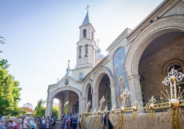 Вовремя погасили: в Одессе загорелась территория православного храма