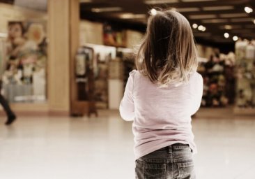 В пижаме и тапочках: одесситы заметили в маршрутке шестилетнюю девочку