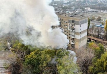 Возможен поджог: на Молдаванке загорелась теплотрасса