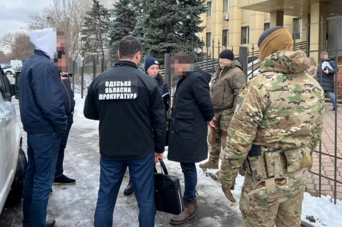 В Одессе работник суда "предупреждал" уголовников о запланированных обысках
