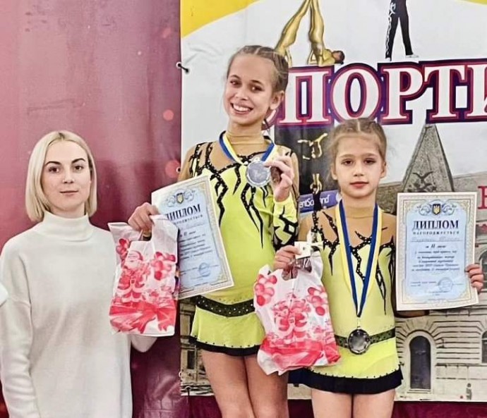 Юные одесситки - призерки Всеукраинского турнира по спортивной акробатике