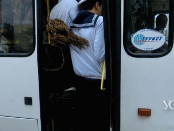 Во время карантина в Одессе ездят маршрутки «битком набитые» людьми (ФОТО)