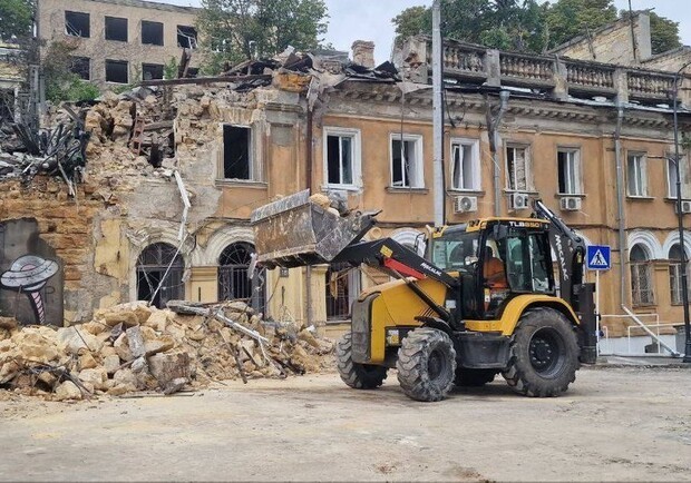 В Одессе из-за российских обстрелов разрушены пять жилых домов