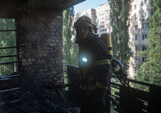 На поселке Котовского горел балкон в девятиэтажке