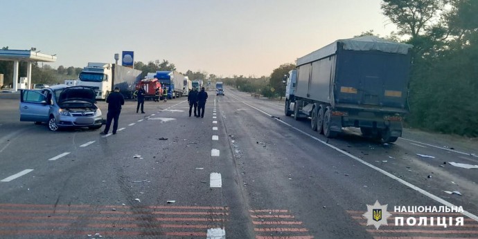 ДТП на трассе Одесса – Рени. Столкнулись грузовик и легковушка