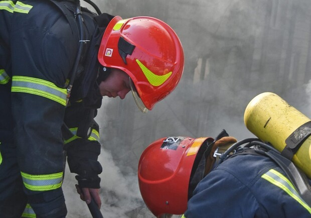 Возгорание "скорой" и взрывоопасные находки: как прошли сутки у одесских спасателей