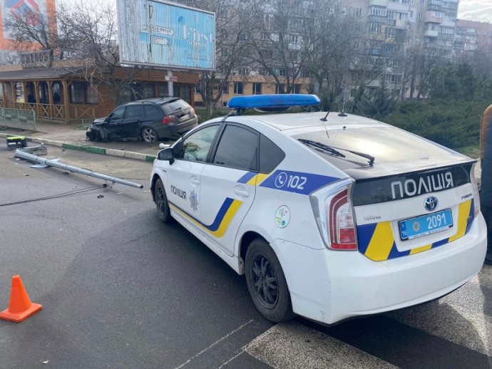 Полицейские устанавливают обстоятельства ДТП в городе Черноморск