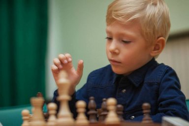 Юный одессит во второй раз стал чемпионом Европы по шахматам. Фото