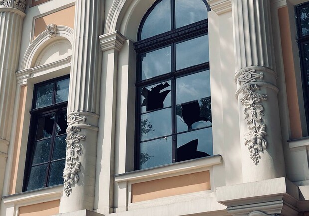 Получи ответ: куда обращаться в Одессе, если вылетели окна после обстрелов