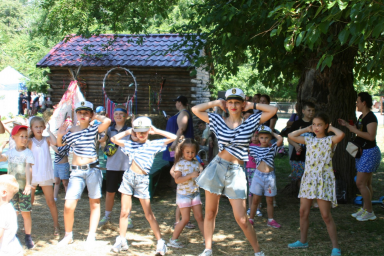 В Одесском зоопарке провели День семьи.