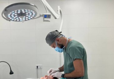 
В Одессе хирург бесплатно делает пластические операции пострадавшим от войны
