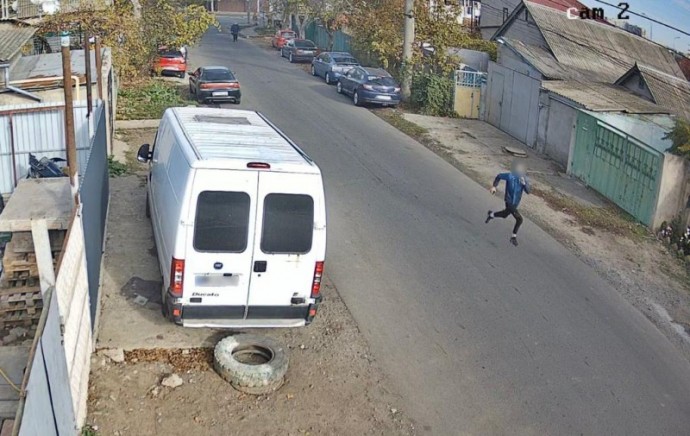 В Одессе полицейские сообщили 21-летнему мужчине о подозрении в ограблении местной жительницы