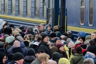 
Укрзализныця опубликовала график эвакуационных поездов на 28 марта по Украине и за границу
