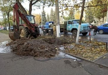 В трех районах Одессы прорвало водопровод: кто остался без воды