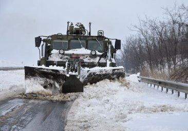 Снежные заносы: сколько человек спасли на дорогах Одесской области за время непогоды