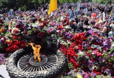 
Сегодня украинцы отмечают День Победы

