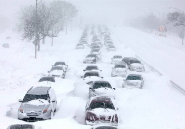 Переждать непогоду: на дорогах Одесской области появились спецплощадки для отстоя машин