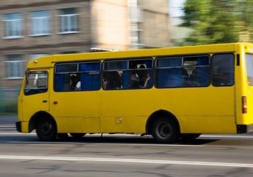 В Одессе маршрутка сбила бабушку: свидетель ДТП накинулся с кулаками на водителя