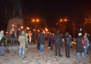 С флагом и факелами: как в Одессе отметили день рождения Степана Бандеры