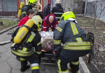 
На Академика Глушко произошел пожар в многоэтажке
