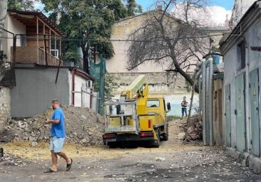 
В центре Одессы незаконно строили офисы
