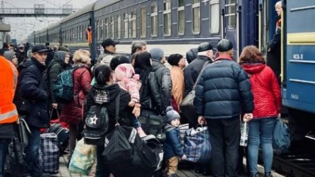 
Укрзализныця опубликовала график эвакуационных поездов на сегодня
