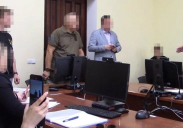 
Суд избрал меру пресечения командующему сил ТрО в Одесской области, которому строили имение

