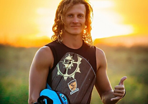 Знай наших: жителя Черноморска признали лучшим в мире вейкбордистом