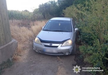 
В Одесской области пьяный мужчина угнал авто возле кладбища: полицейские нашли его менее чем через час
