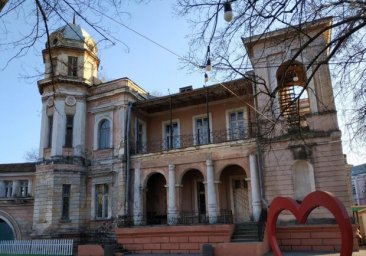 Стройка на паузе: на землю возле Дачи Маразли наложили арест