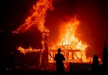 
В Малиновском районе Одессы горел жилой дом: погиб мужчина
