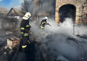 
Пожар в жилом доме и взломы дверей: как прошли сутки у одесских спасателей
