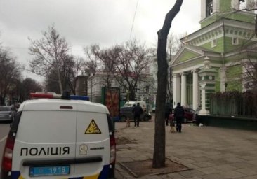 Захвати маску: полицейские будут следить за порядком в одесских церквях на Рождество