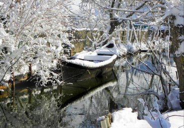 Прохожие заметили труп в канале: в Вилково жестоко убили женщину (обновлено)