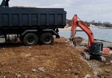 На одесском пляже заметили эскалатор: что там делают