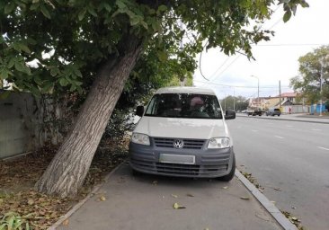 Я паркуюсь как: свежая фотоподборка наглых водителей в Одессе
