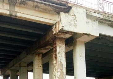 До конца года: грузовикам запретили ездить по аварийному мосту в Одессе