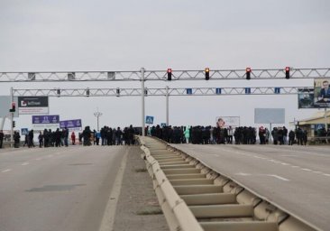 Водители начали объезжать митинг на "7 километре", а Привоз работает в обычном режиме