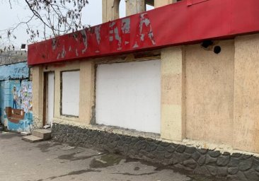 Не пережили карантин: в Одессе массово закрываются магазины