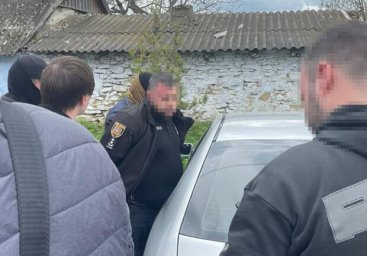 
В Одесской области полицейский попался на взятке и пытался сбежать
